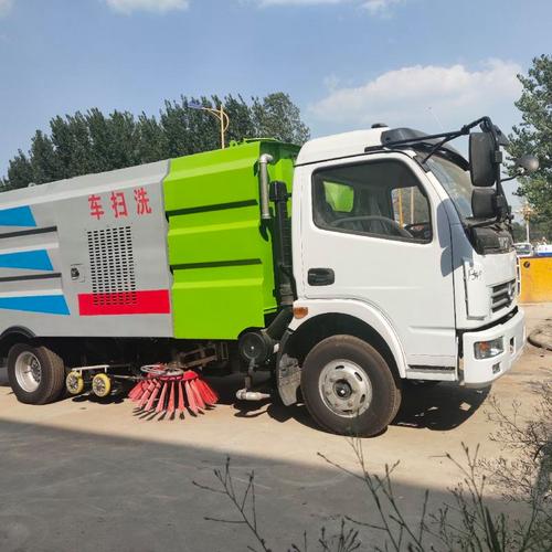 小型灑水車全場景應(yīng)用指南 農(nóng)用三輪、工地工廠與市政作業(yè)的得力助手